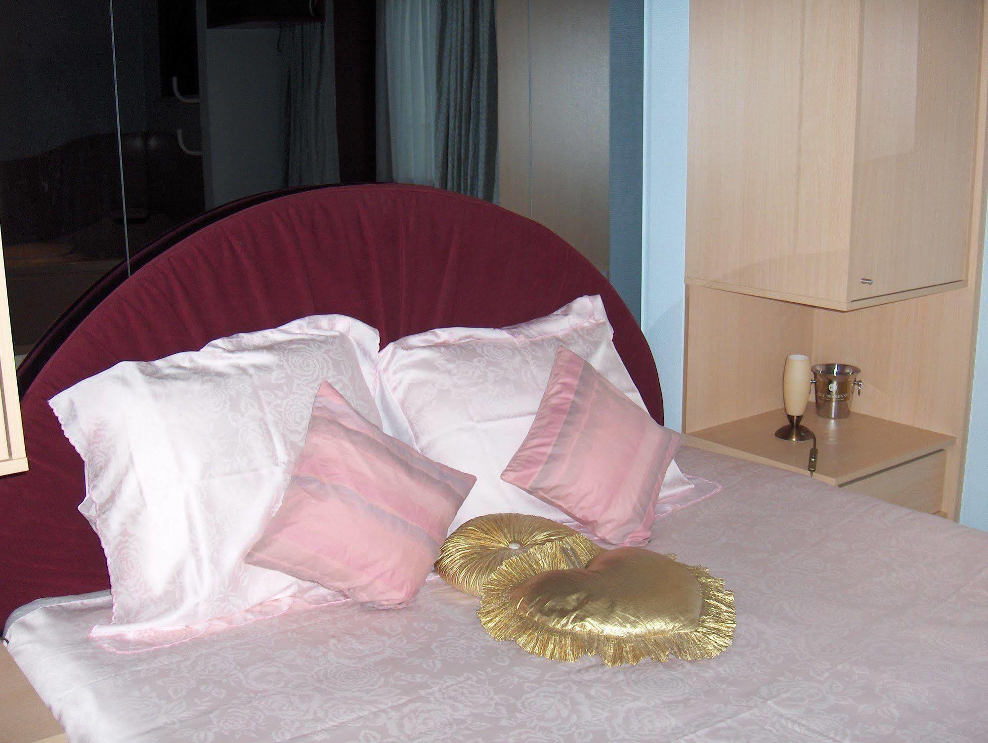 Hotel Duivels Paterke Harelbeeksestraat 29, 8500 Κόρτρικ Εξωτερικό φωτογραφία